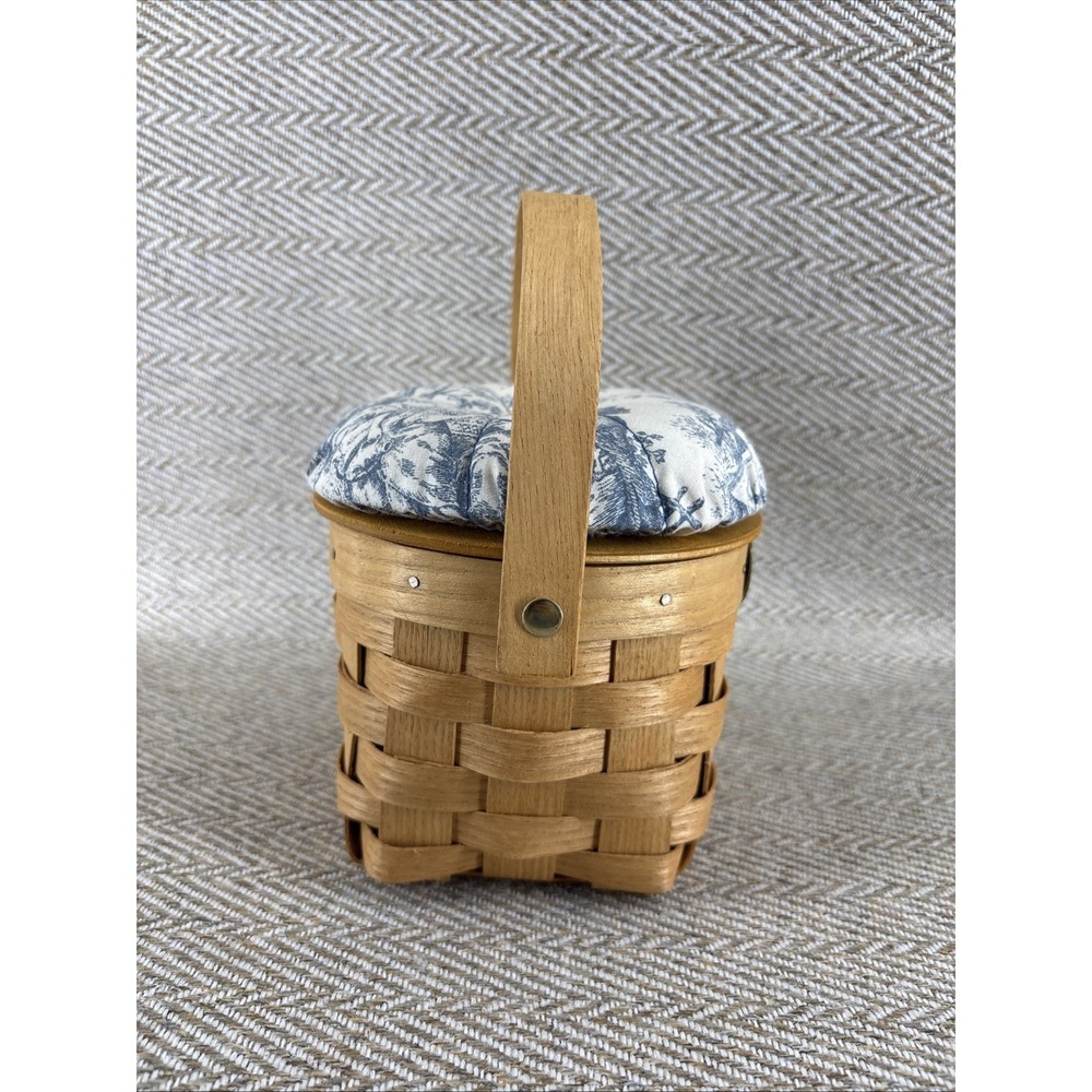Peterboro Basket Co 5" Round Basket with Swing Handle and Toile Lid Protector - Picture 5 of 10